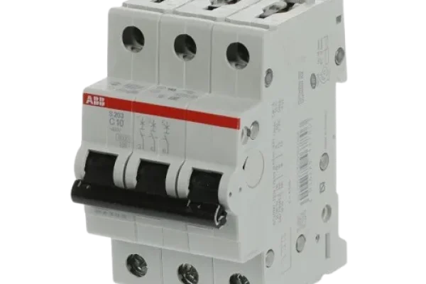 Jistič ABB C10, 3 pól., 6kA, S200