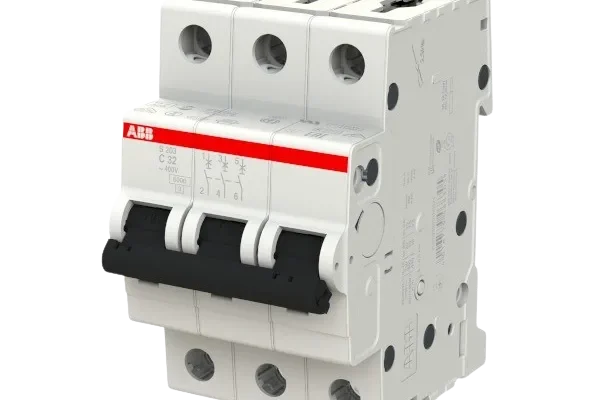 Jistič ABB C32, 3 pól., 6kA, S200